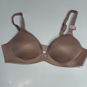 Victoria's Secret Tan Bra new with tag adjusts to cross straps